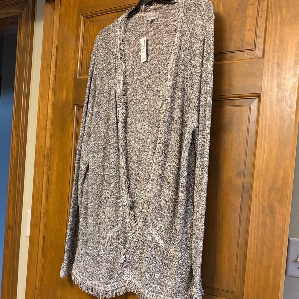 Avenue Women's Gray Textured Cardigan